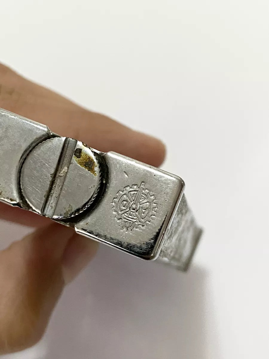 Isqueiro Antigo Marca A D Cromado Prata