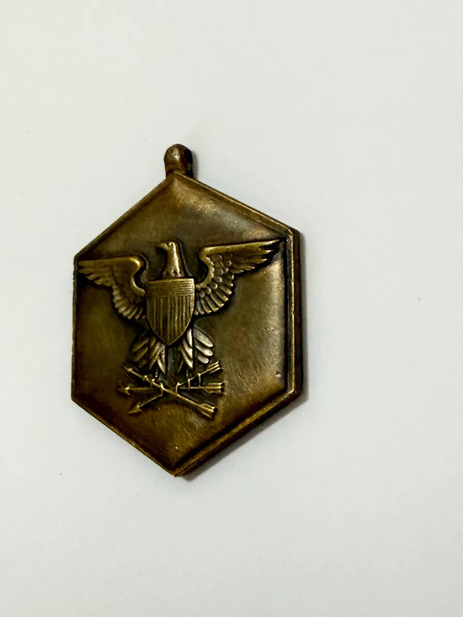 Medalha Antiga De Mérito Militar Em Metal For Military Merit