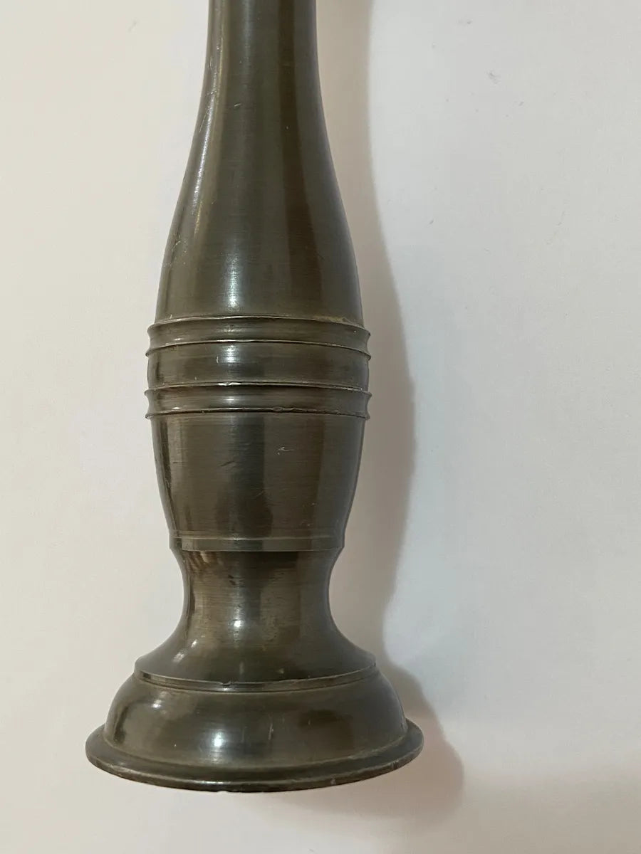 Vaso Solitário Antigo Em Estanho Prateado