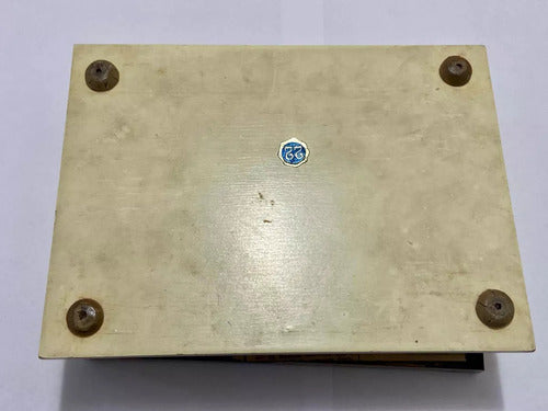 Antiga Caixa Porta Joias De Madeira Com Detalhes Dourados