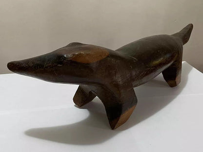 Escultura antiga Banquinho artesanal indígena em madeira