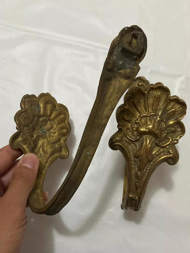 Antigo Suporte Flor para Cortina em Bronze Grande
