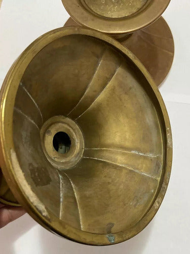 Castiçal Antigo De Metal Dourado