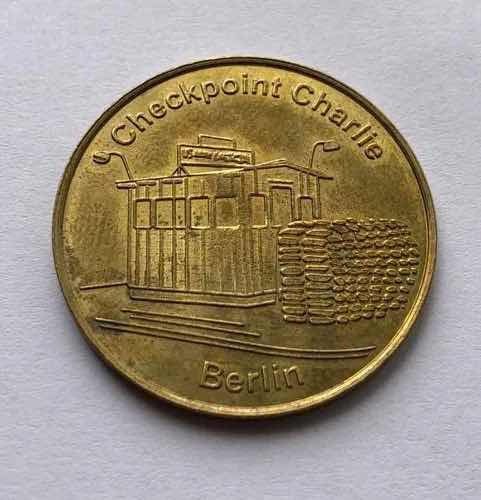 Medalha Souvenir Berlim Checkpoint Charlie Alemanha Antiga