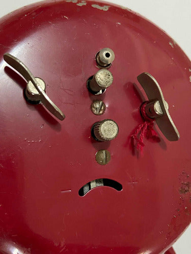 Despertador Antigo Sunclok Vermelho E Dourado No Estado