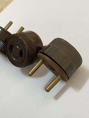 Tomada Antiga Baquelite Redonda Macho