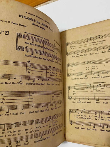 Livro Raro H. Villa Lobos Canto Orfeônico 1 Com Assinatura