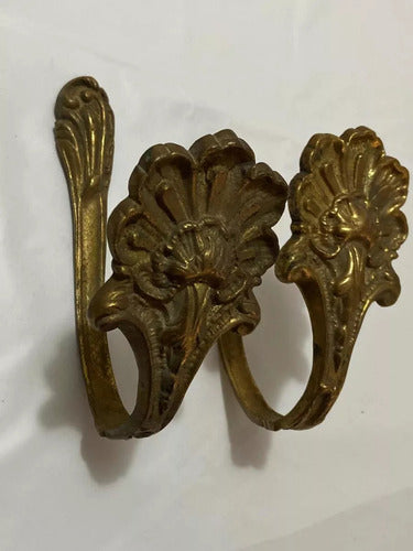 Antigo Suporte Flor para Cortina em Bronze Grande