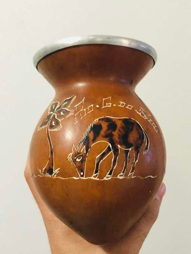 Cuia Antiga De Chimarrão Com Desenho De Cavalo