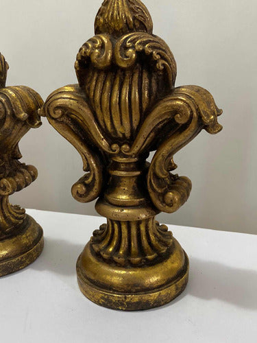 Antiga Escultura Flor De Liz Dourada