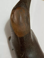 Escultura antiga Banquinho artesanal indígena em madeira