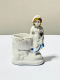 Bibelô Paliteiro Antigo Em Porcelana Dama Com Concha