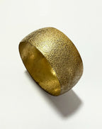 Bracelete Antigo Largo Em Metal Dourado Com Relevo Floral