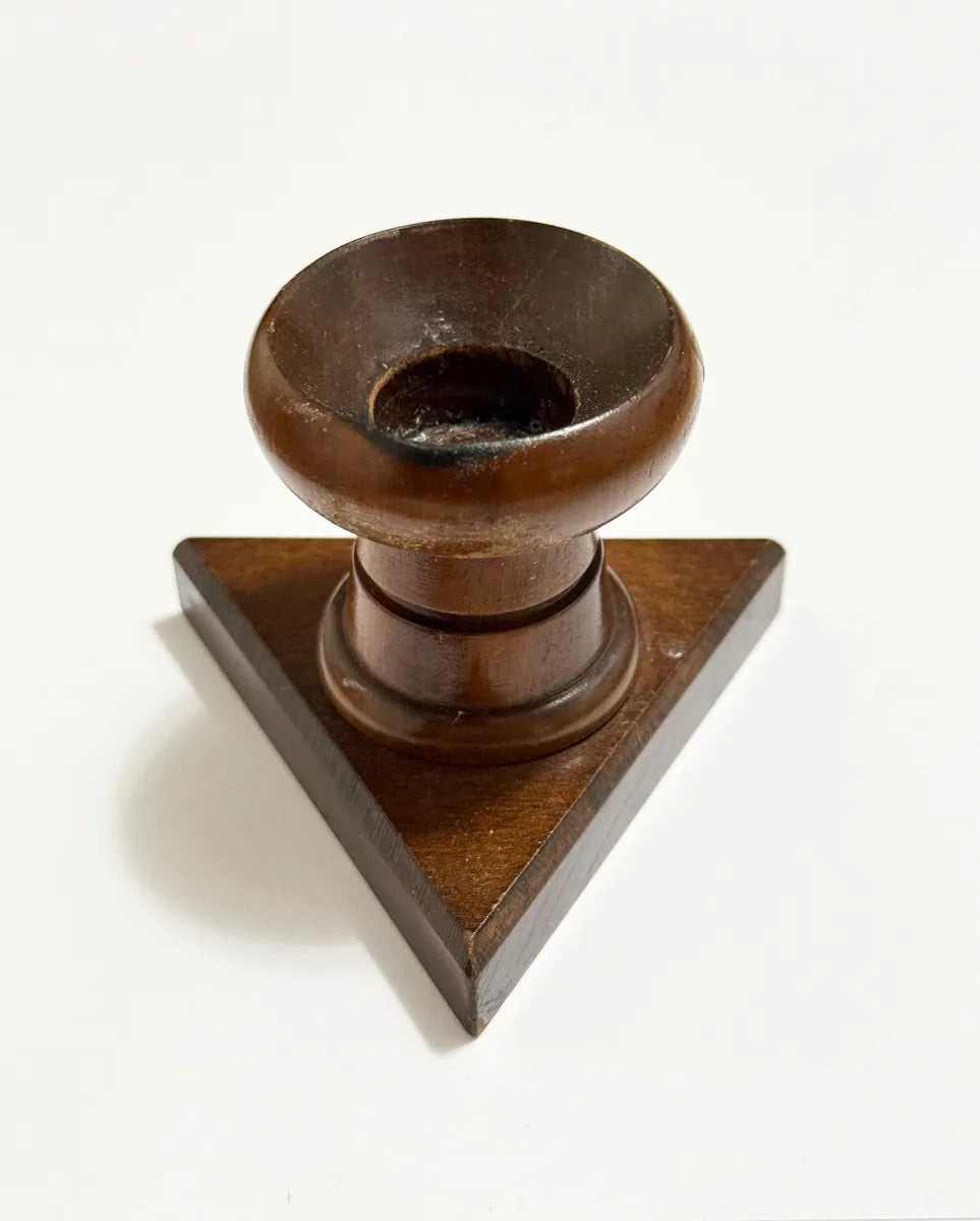Castiçal Antigo Em Madeira Nobre Com Base Triangular Marrom