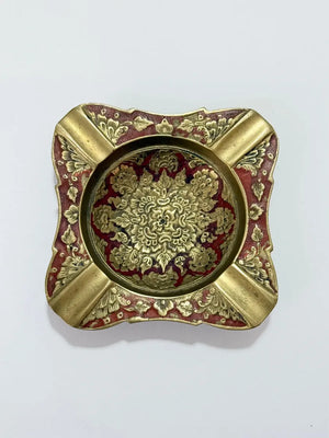 Cinzeiro Antigo De Metal Dourado Com Relevo Floral Vermelho