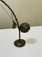 Escultura Antiga Berimbau Em Metal Com Sino 17cm