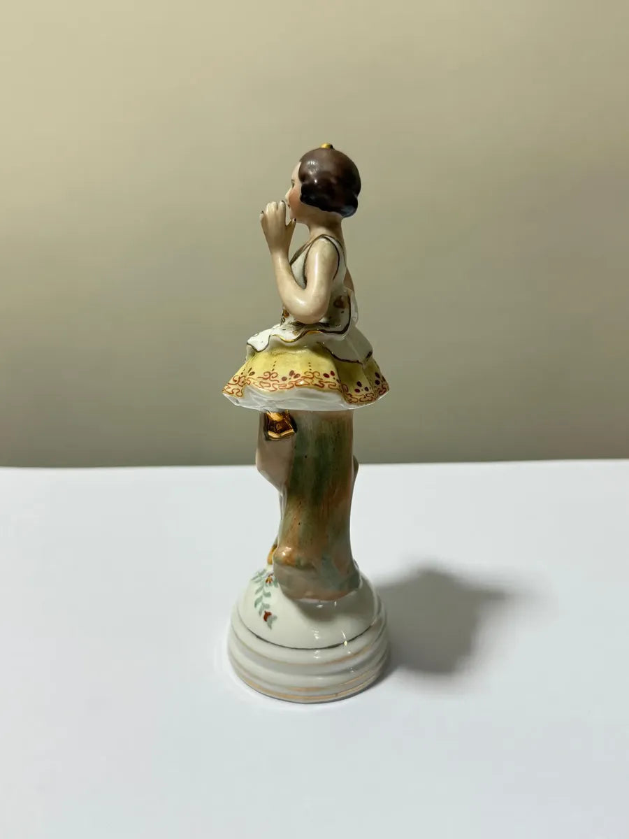Estatueta Antiga Bailarina De Porcelana Pintada À Mão