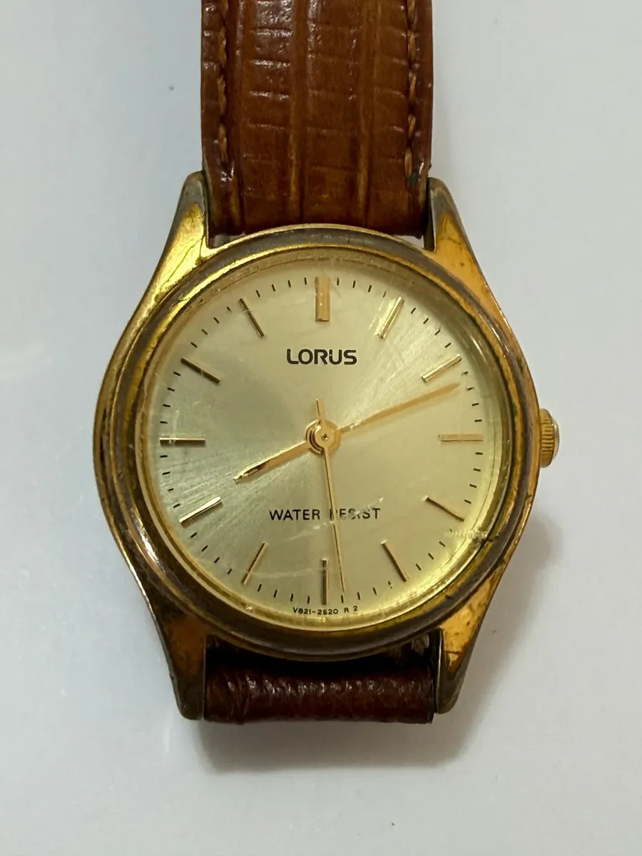 Relógio Antigo Lorus Japonês V821-066 Dourado Pulseira Couro Dourado