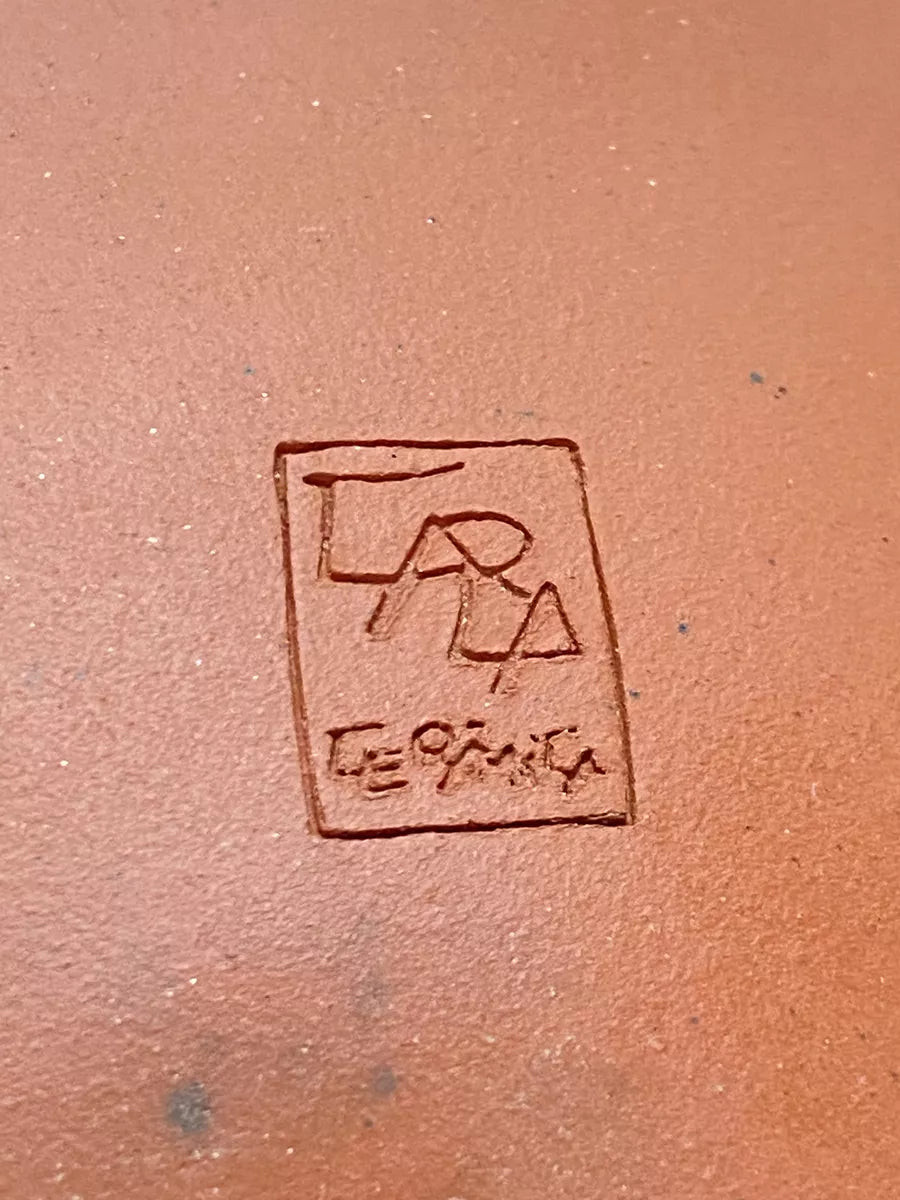 Escultura Cônica Em Cerâmica Com Acabamento Artesanal Antiga