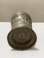 Copo Antigo Estanho Tumasek Pewter Malasia Cenas Em Relevo