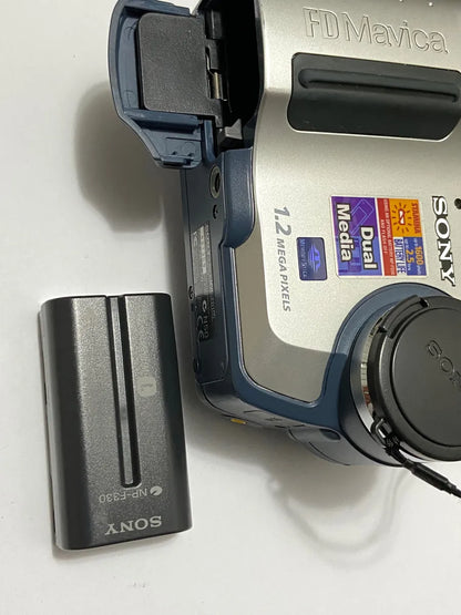 Câmera Sony Fd Mavica 1.2mp - Antiga Colecionável Prateado