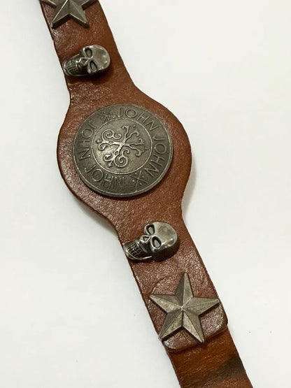 Pulseira John John Couro Marrom Com Caveiras E Estrelas Marrom