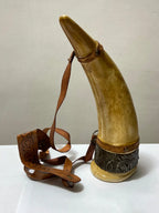Caneca Chifre Cerâmica Scania C/ Alça De Couro Drinking Horn