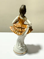 Estatueta Antiga Bailarina Porcelana Vieira De Castro
