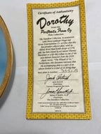 Prato Decorativo Antigo Dorothy - O Magico De Oz Ouro 23k Dourado Dorothy
