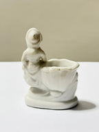 Bibelô Paliteiro Antigo Em Porcelana Dama Com Concha