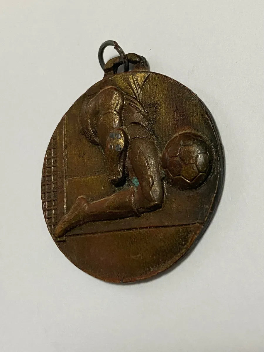 Medalha Antiga Futebol Bronze - Goleiro Em Ação