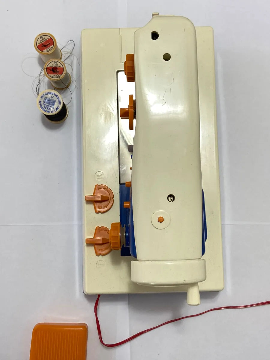 Mini Máquina De Costura Antiga Estrela Anos 80 Com Caixa Branco