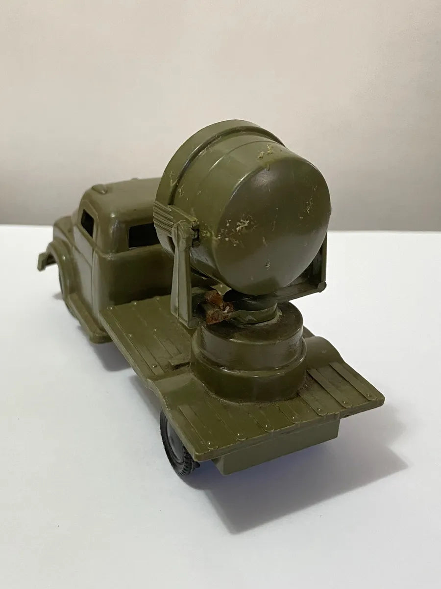 Antigo Caminhão Militar Com Holofote Balila