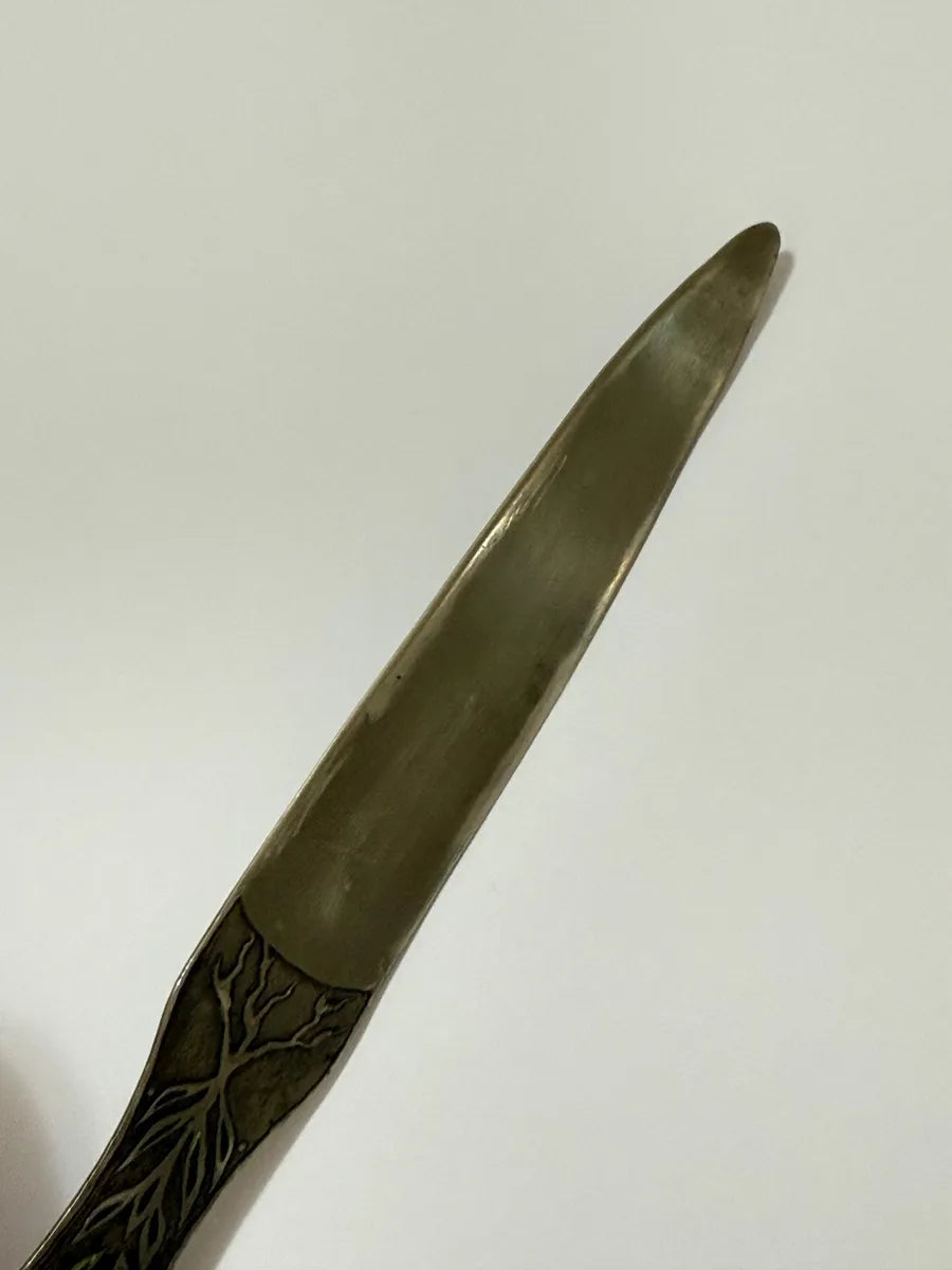 Faca Antiga Decorada Em Relevo Floral - 15,5cm Prateado