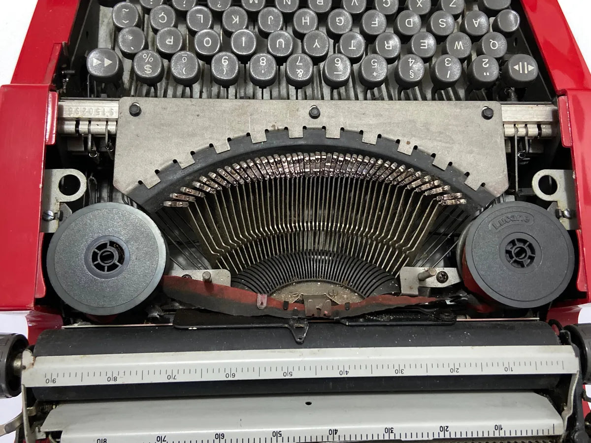 Máquina De Escrever Olivetti Roma Vermelha Antiga