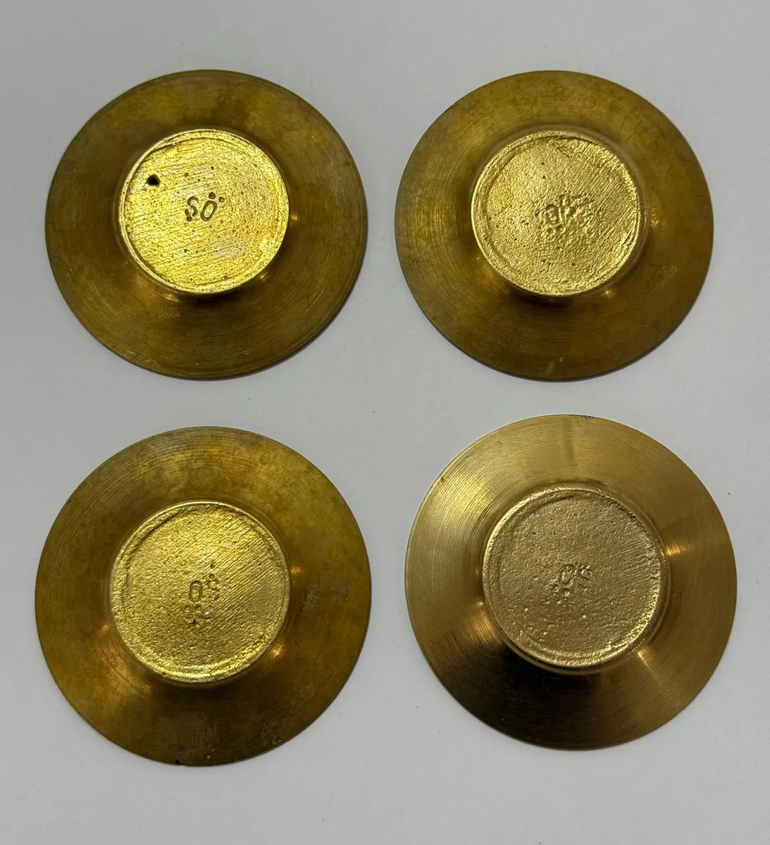 Pratos Decorativos Antigos Arabesco Oriental Dourado Dourado