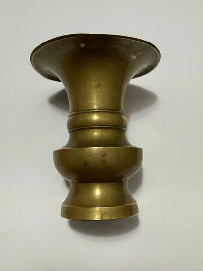 Castiçal Antigo Em Metal Dourado 9x8cm Bronze