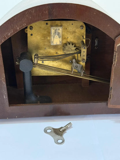 Relógio Antigo De Mesa Carrilhão Schattan Em Madeira Marrom