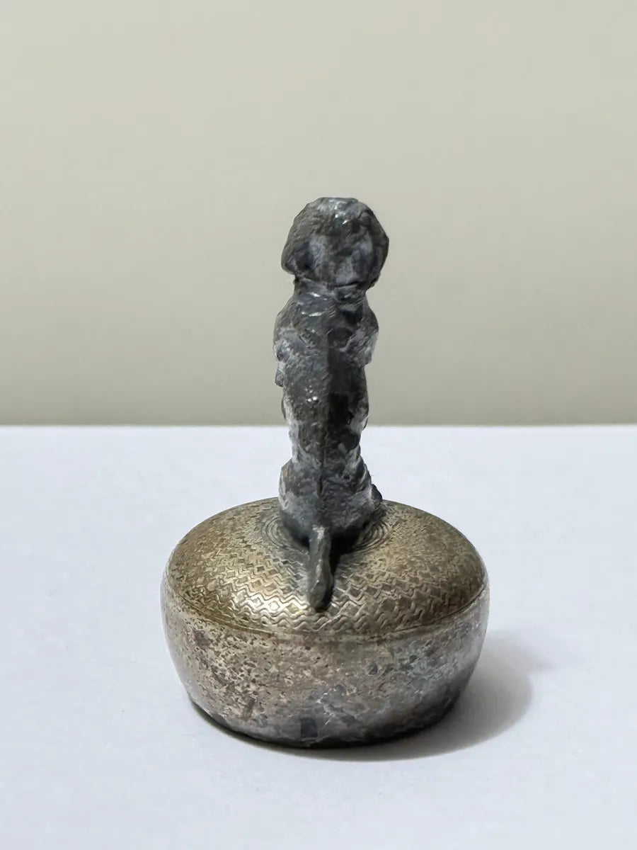 Mini Escultura Cachorro Antiga Em Metal Prateado