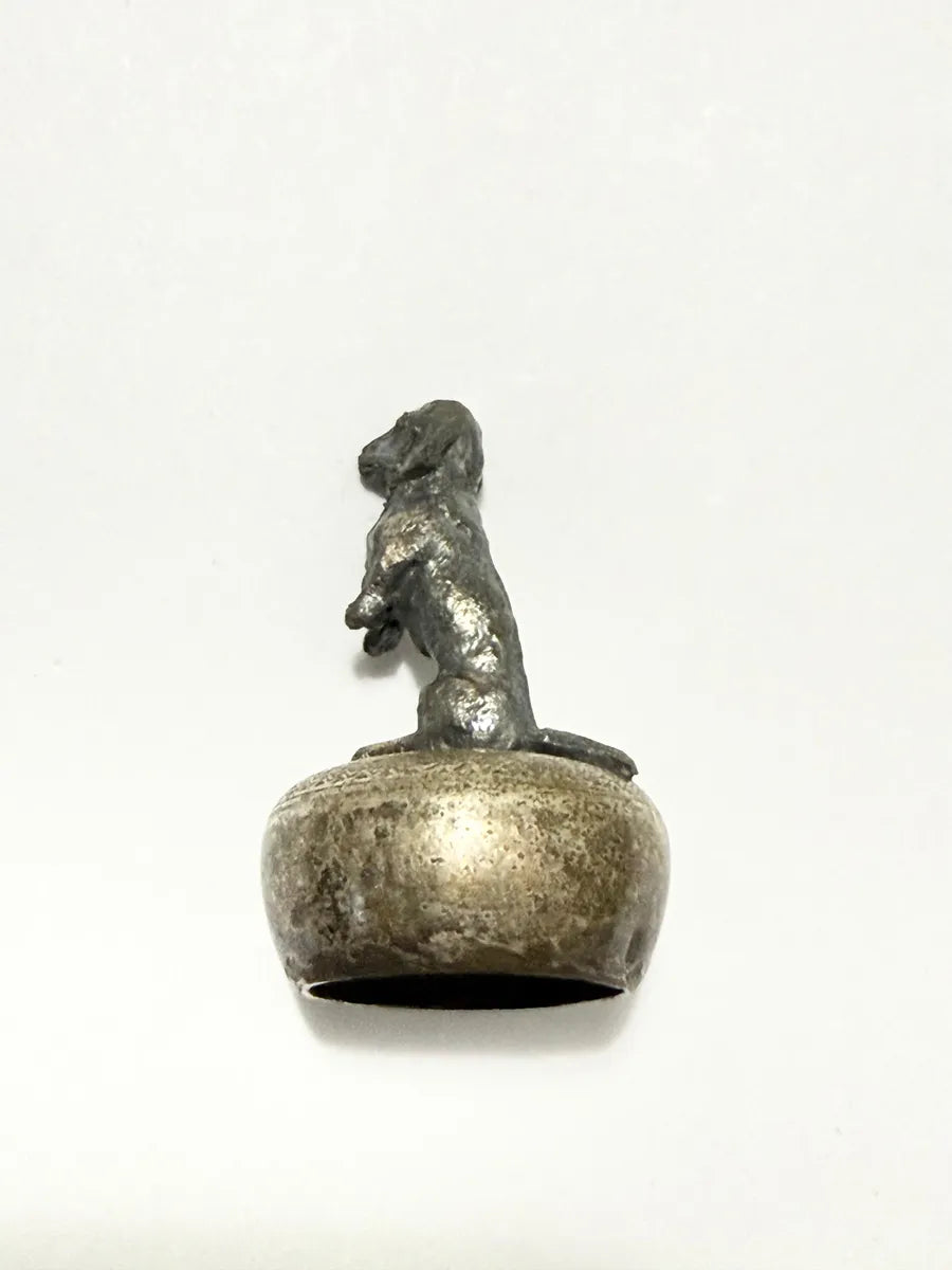 Mini Escultura Cachorro Antiga Em Metal Prateado