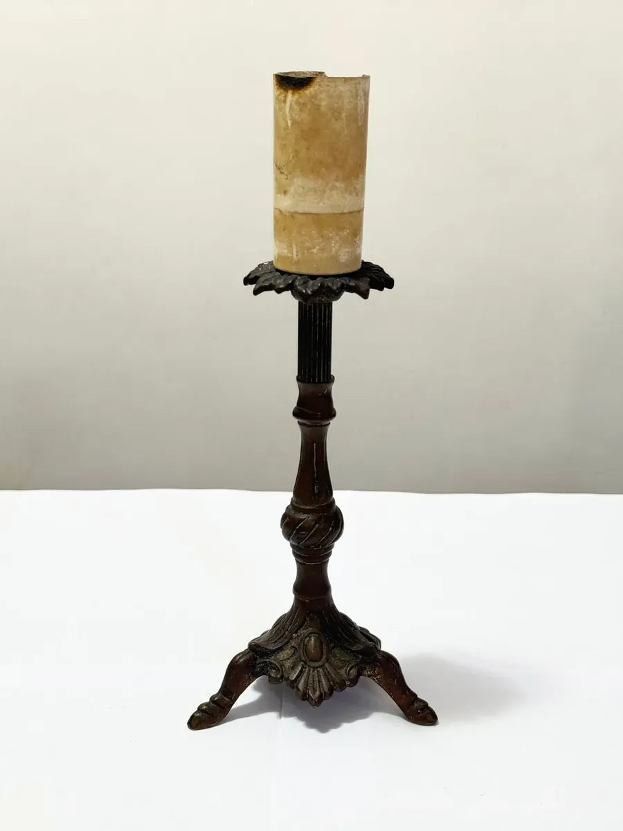 Castiçal Antigo Bronze Com Base Ornada