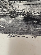 Gravura Antiga Porto Colonial Com Embarcações Assinada