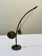Escultura Antiga Berimbau Em Metal Com Sino 17cm