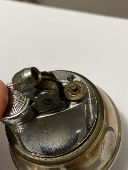 Isqueiro Antigo De Mesa Redondo Cor Prata