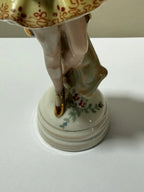 Estatueta Antiga Bailarina De Porcelana Pintada À Mão
