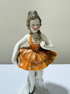 Estatueta Antiga Bailarina Porcelana Vieira De Castro