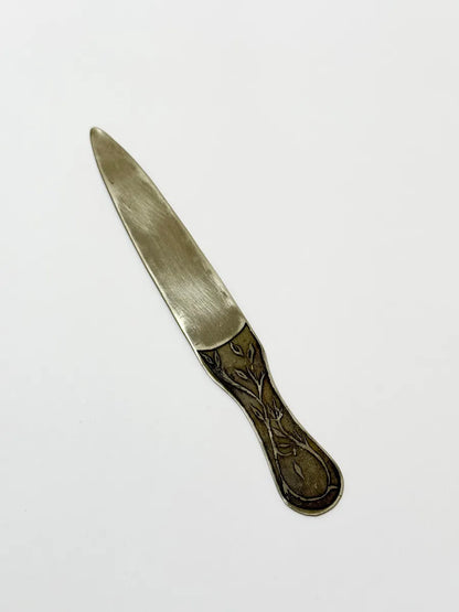 Faca Antiga Decorada Em Relevo Floral - 15,5cm Prateado