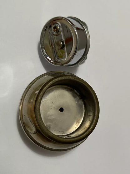 Isqueiro Antigo De Mesa Redondo Cor Prata