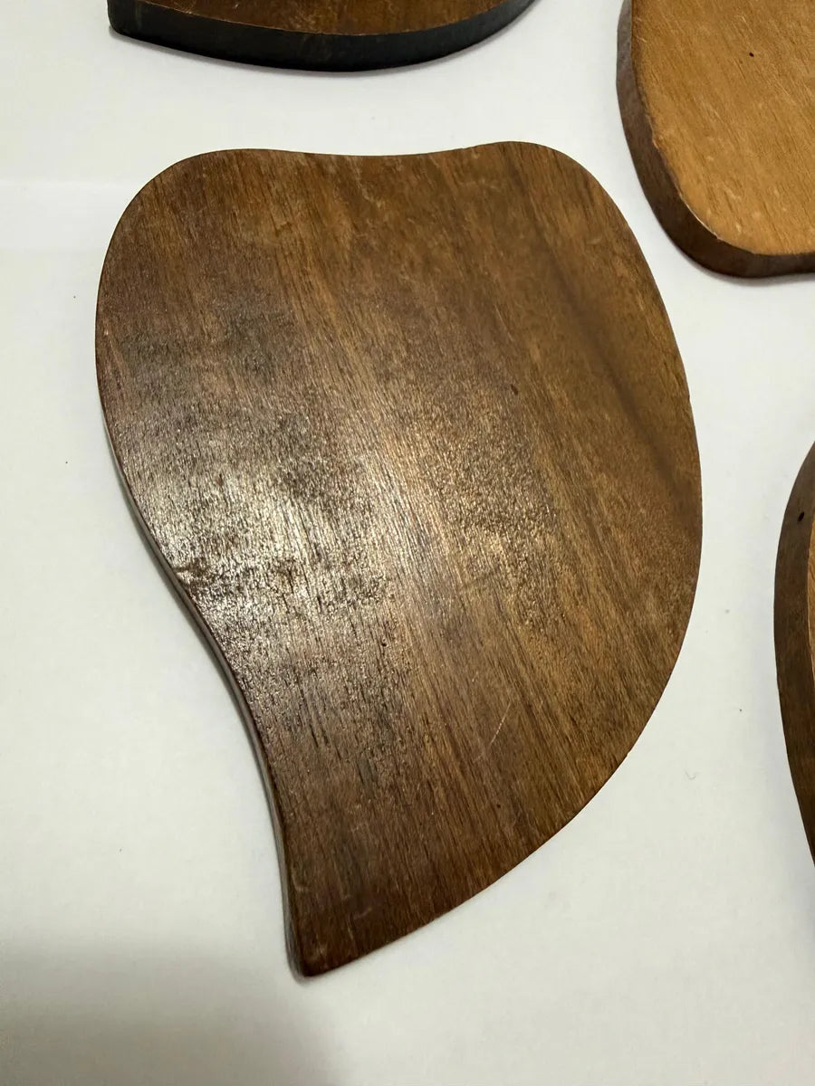 Porta Copos Antigo Em Madeira E Cortiça - Jogo 4 Peças Formato Orgânico