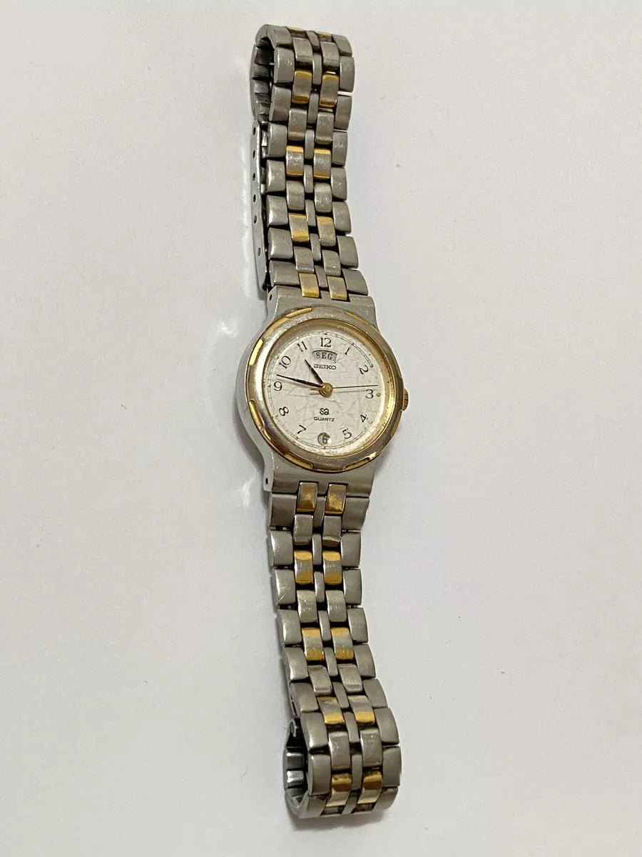 Relógio Antigo Seiko Day Date Quartz Japan Dourado E Prata